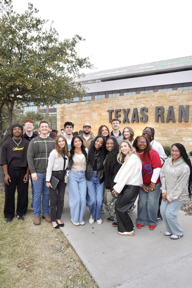 Group avatar for YOUNG ADULTS BIBLE STUDY