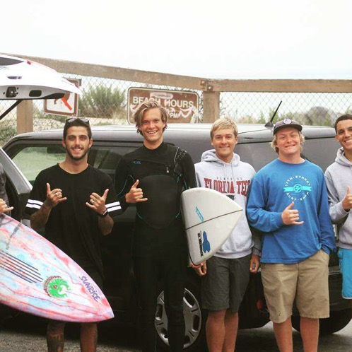 Group avatar for Surf club!!! 🏄‍♂️